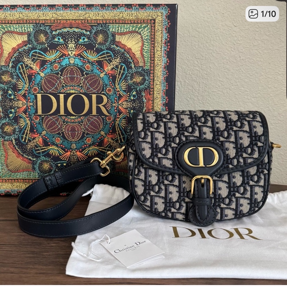 DIOR Small Bobby Bag in Blue Oblique Jacquard!
Size 7”L x 6”H x 2” D